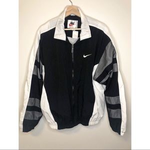 Rare Vintage Nike big logo windbreaker